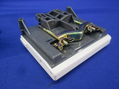 CS/BS-IF・UHF・VHF4分配器(キズ・汚れ有) FD-4C