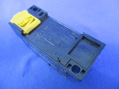 共用ソケット(8個入) PYF14A
