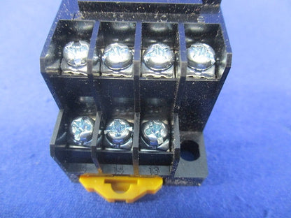 共用ソケット(8個入) PYF14A