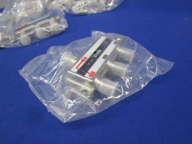 3分配器(1端子通電型)(9個入) TSP-3DP