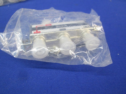 3分配器(1端子通電型)(9個入) TSP-3DP