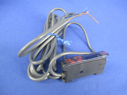 デジタルファイバ光電スイッチ E3X-DA11-N