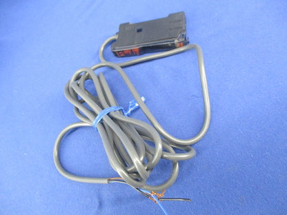 デジタルファイバ光電スイッチ E3X-DA11-N