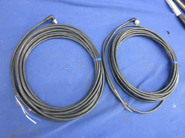 ケーブル付きコネクタ(2個入) XS3F-M422-405-A