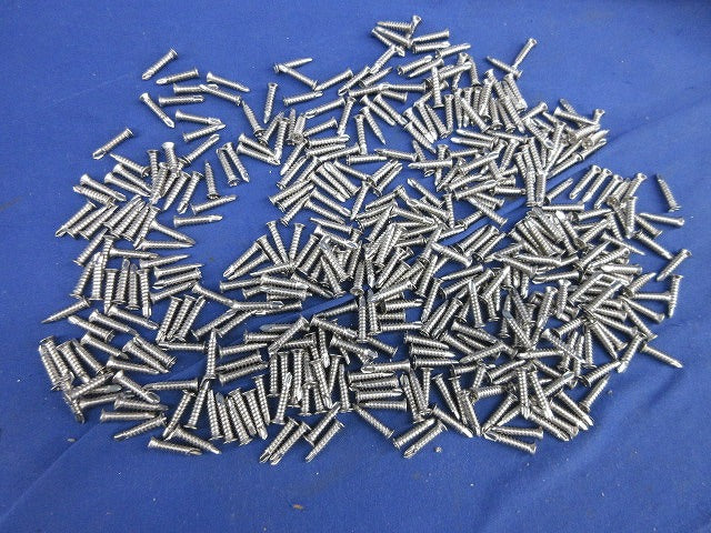 ドリルねじ M4×首下19mm(200個以上入) 型番不明
