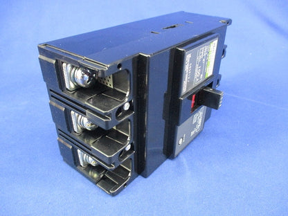 サーキットブレーカ3P3E100A NBE103J