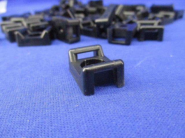 タイマウント(結束バンド固定用マウント)(70個入)(黒) TM3S10-C0