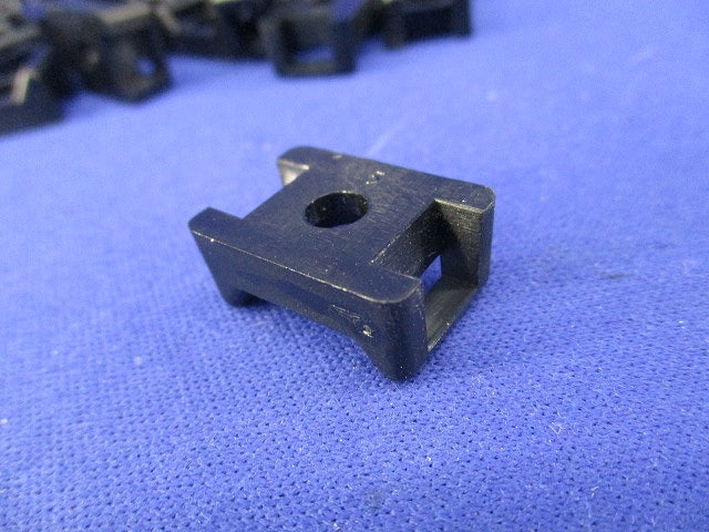 タイマウント(結束バンド固定用マウント)(70個入)(黒) TM3S10-C0