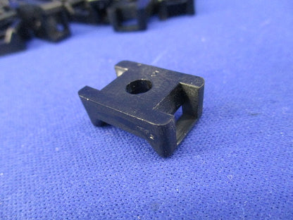 タイマウント(結束バンド固定用マウント)(70個入)(黒) TM3S10-C0