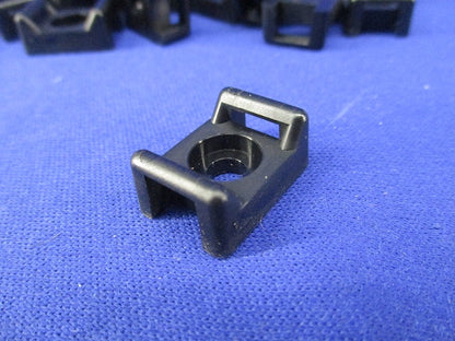 タイマウント(結束バンド固定用マウント)(70個入)(黒) TM3S10-C0