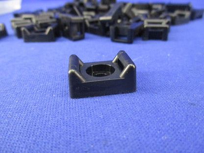 タイマウント(結束バンド固定用マウント)(70個入)(黒) TM3S10-C0