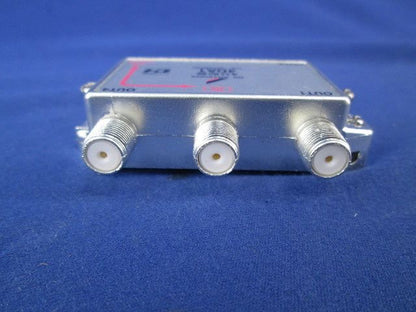 共同受信用4分配器(10~2610MHz帯用・1端子間通電仕様) 4DA1