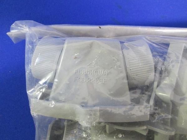 デッキプレート用両口エンド(10個入) FCD-22SEF