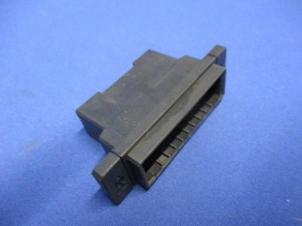 中古品 ナイロンコネクタ(100個入) D-3100
