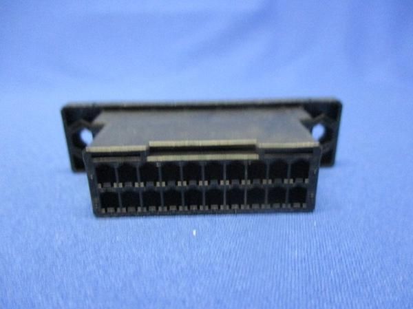 中古品 ナイロンコネクタ(100個入) D-3100