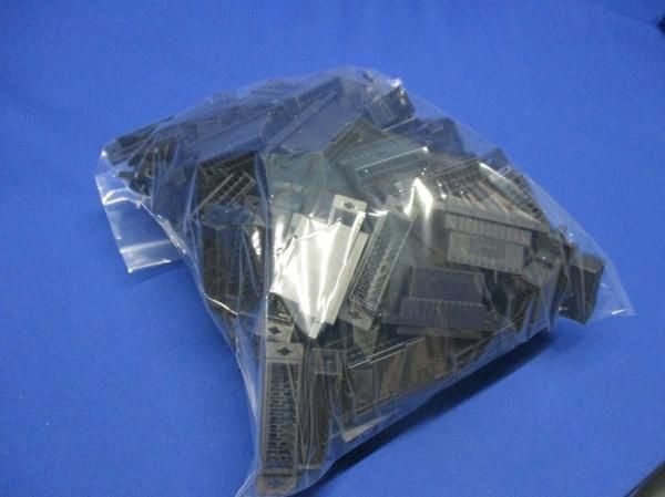 中古品 ナイロンコネクタ(100個入) D-3100