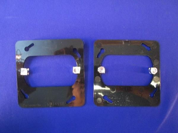 中古品 中型四角片寄りスイッチカバー(50個用) DM51112