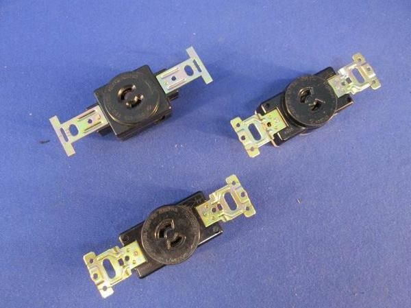 中古品 埋込jコンセントセット(3個入混在) 15A125V