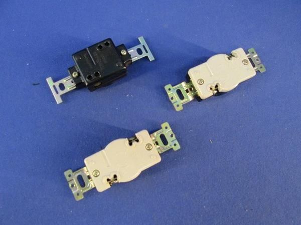 中古品 埋込jコンセントセット(3個入混在) 15A125V