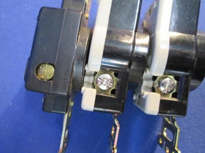 中古品 埋込jコンセントセット(3個入混在) 15A125V