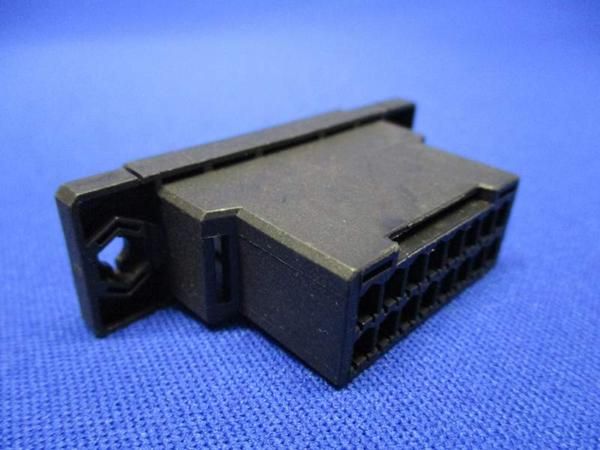 中古品 ソケットハウジング(80個入) D-3100