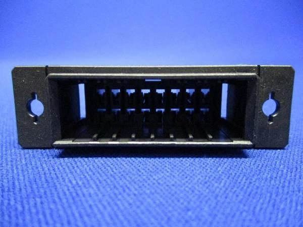中古品 ソケットハウジング(80個入) D-3100