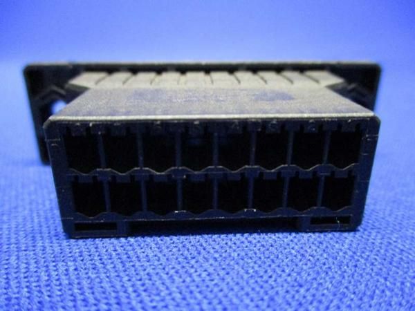 中古品 ソケットハウジング(80個入) D-3100