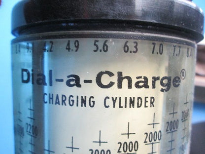 チャージングシリンダー 型番不明