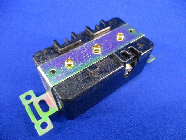 埋込コンセント(3個入) 15A-125V