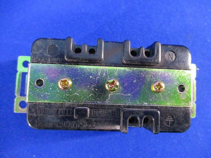 埋込コンセント(3個入) 15A-125V