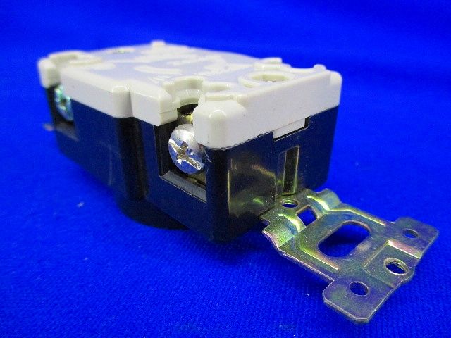 引掛埋込コンセント(6個入)National WF2315K